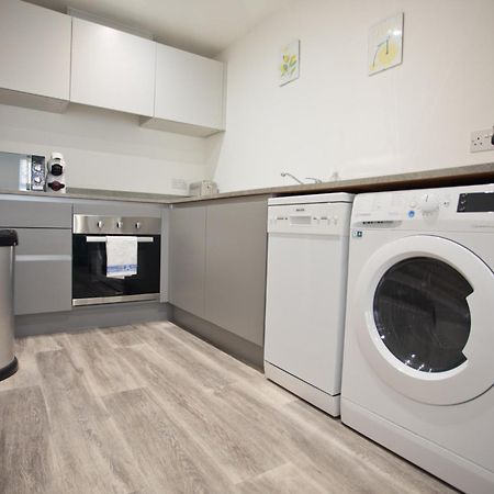 בורנמות' Sea Air - 2 Bedrooms - Parking - Mins To Beach מראה חיצוני תמונה